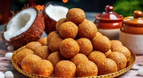 ঐতিহ্যবাহী নারিকেলের নাড়ু