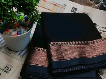 টাঙ্গাইল তাঁতের অরিজিনাল নকশিপাড় হাফ সিল্ক শাড়ি