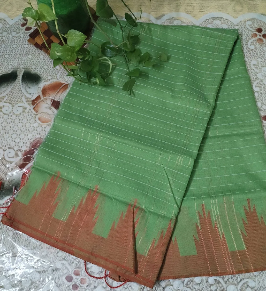 স্টুডেন্ট বাজেটের শাড়ি