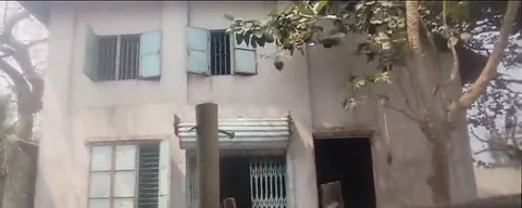 খাস জায়গাসহ বাড়ি