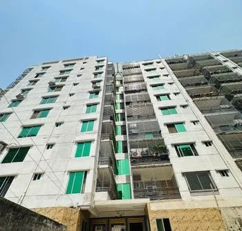 মনোরম পরিবেশে ফ্যামিলি