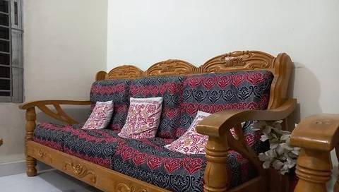 ৫ সিট সোফা সেট ও টি টেবিল