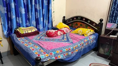 5/7 feet bed with mattress
