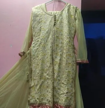 4 Pic Gown
