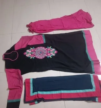 কালো সিল্কের সালোয়ার কামিজ