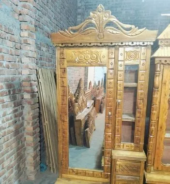 ড্রেসিং টেবিল
