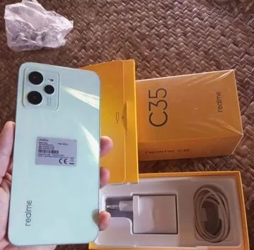 Realme C35