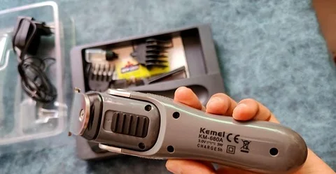 Kemei Trimmer 8 in 1 Full Set