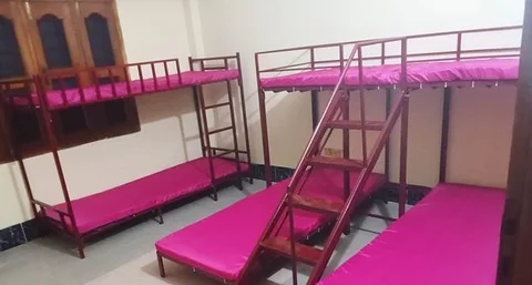 হোস্টেলের কিছু পালং