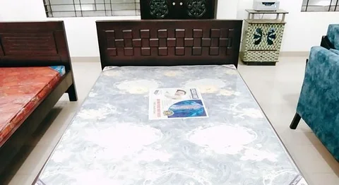 লেকার প্রসেসিং উড খাট কুইন সাইজ