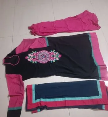 কালো সিল্কের সালোয়ার কামিজ