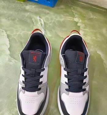 Redtape Classic