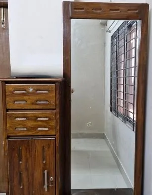 ড্রেসিং টেবিল
