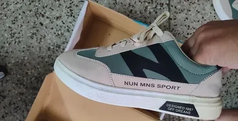 Sneaker