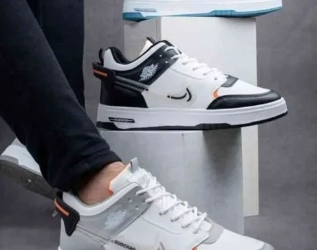 Shoe