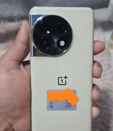 OnePlus one play 11R - 8/256 (Used)