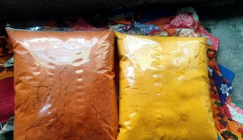 হলুদ / মরিচের গুঁড়া