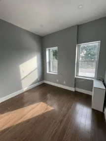 Woodside Room for rent