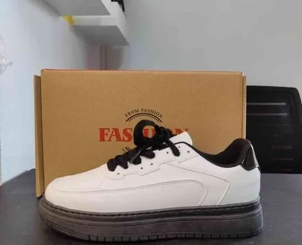 Shoe