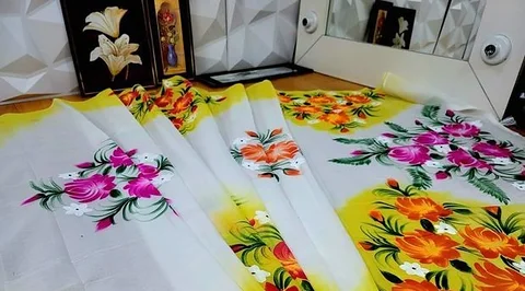 হাফ সিল্ক শাড়ি
