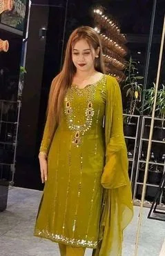 মেয়েদের পোশাক