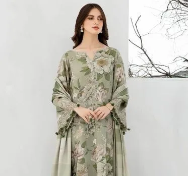 মেয়েদের পোশাক