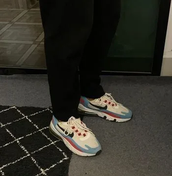 Nike 750 Sneakers