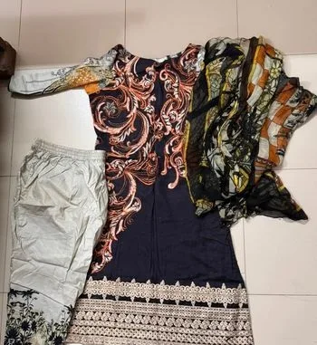 সালোয়ার কামিজ