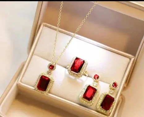 কানের দুল ম্যাচিং চেইন, আংটি