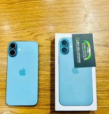 Apple iPhone 16