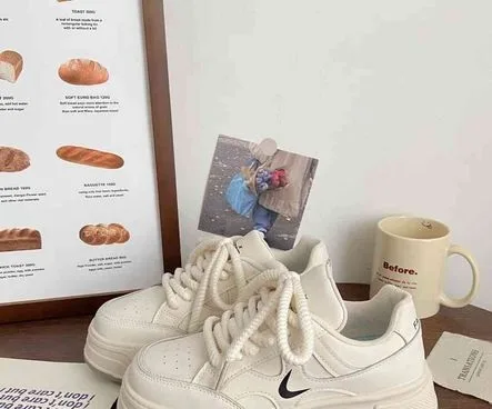 Ladies shoes