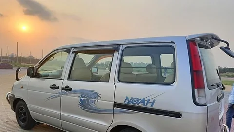 Toyota Noah KR42