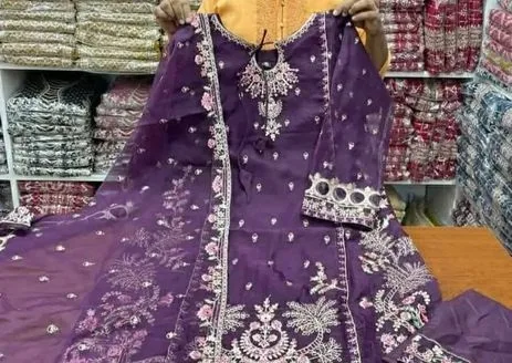 রেডিমেড থ্রী পিস