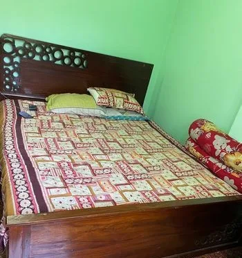 Segun wood Bed