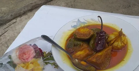 টক,ঝাল, মিষ্টি আমের আচার