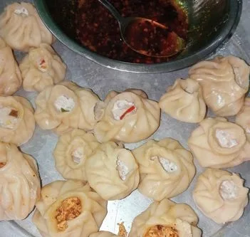 হোমমেড মোমো ও চিকেন ফ্রাই