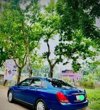 Nissan Teana blue