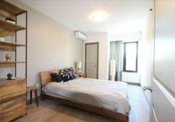 Woodhaven Blvd Room For Rent