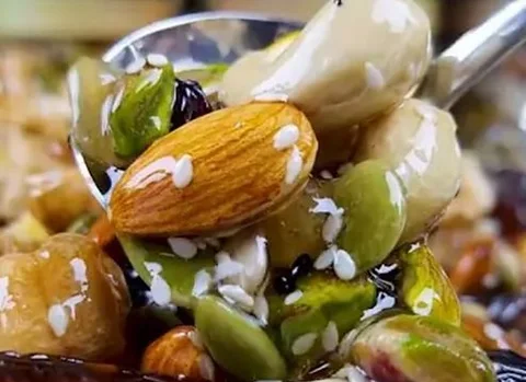 মধুময় বাদাম