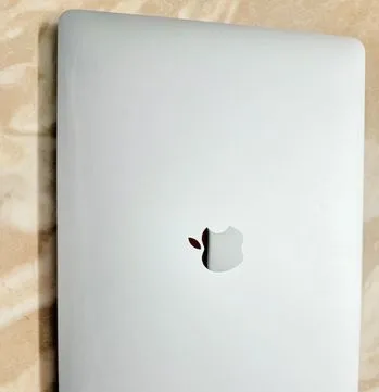 MacBook Pro M2