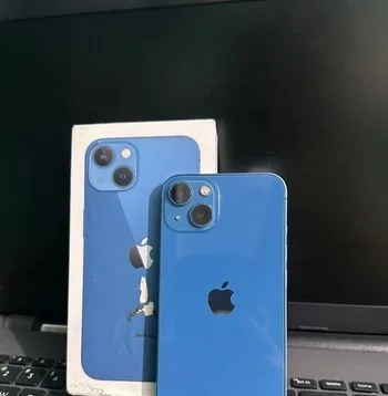 Apple iPhone 13