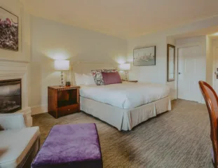 Queens Roommate Needed