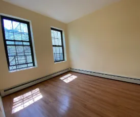 Astoria Long  Island City Room For Rent