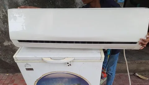 গিরি এসি