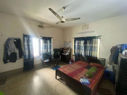 Bachelor To let