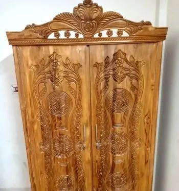 সেগুনের আলমারি