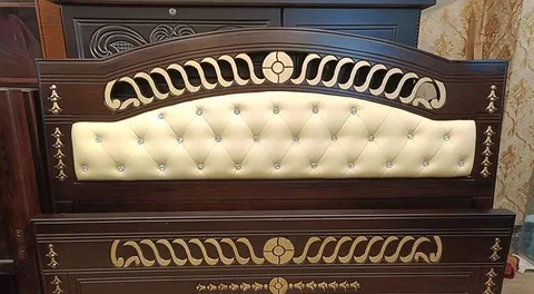 BED 6/7 FEET LEATHER