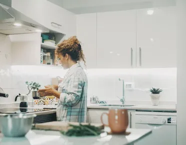 Sunnyside queens household work and light cooking Women Needed