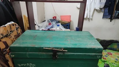 বড় সাইজের স্টিলের ট্রাংক