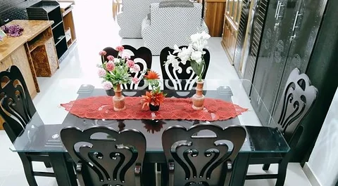 Dining table Rajnigandha model